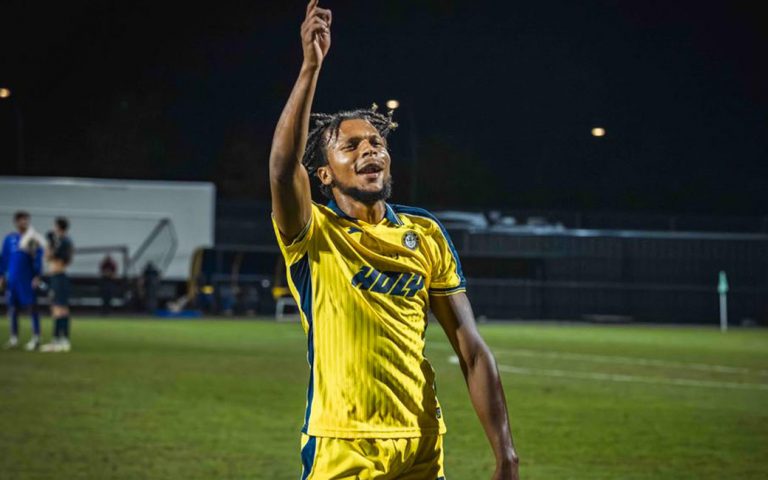 Lire la suite à propos de l’article Foot – National 3 : Salif Lebouath voit triple et fait gagner le Pau FC (B)